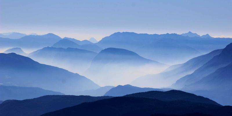 未来主义设计赋能适老化改造：迪芒智能家居系统的品牌策划与创意设计解析