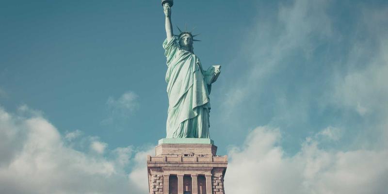 迪芒22：以未来主义设计重构品牌战略新范式