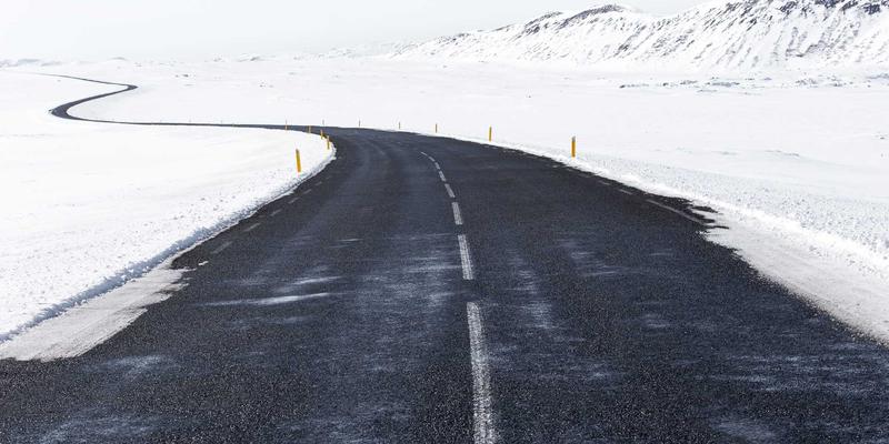 迪芒25：赛博朋克美学与未来主义设计的品牌革命