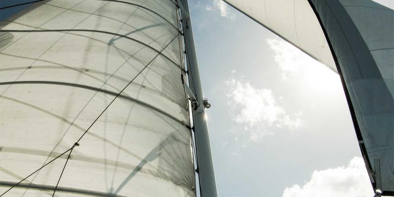 迪芒智慧能源管理：以未来主义设计与品牌战略重塑实时电价节能场景