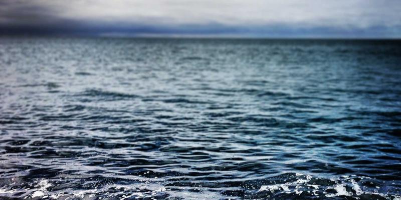 迪芒智能照明：以赛博朋克设计与算法模拟自然光，重塑未来主义睡眠体验