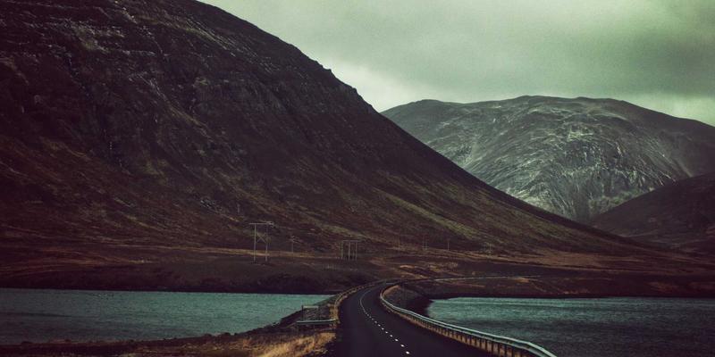 迪芒智能面板：揭秘未来主义设计背后的材质工艺与极限耐用性测试
